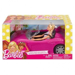 Barbie in haar cabrio